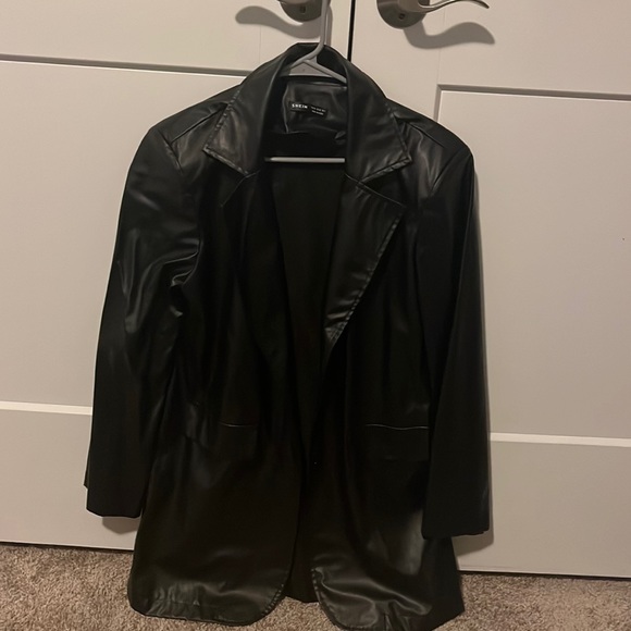Synthetic black leather coat - Picture 1 of 1